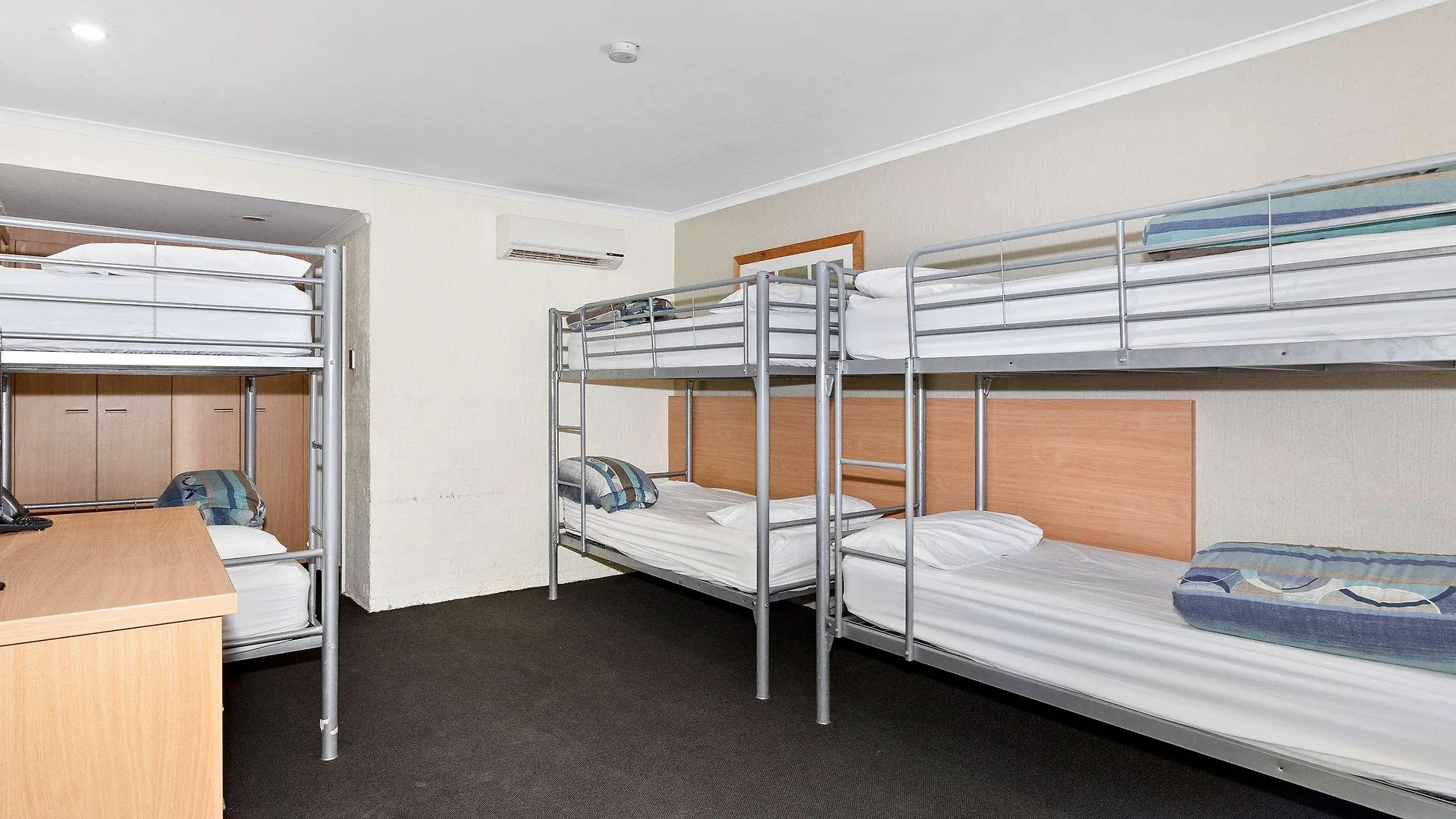 ibis Styles Canberra Eagle Hawk Hotel