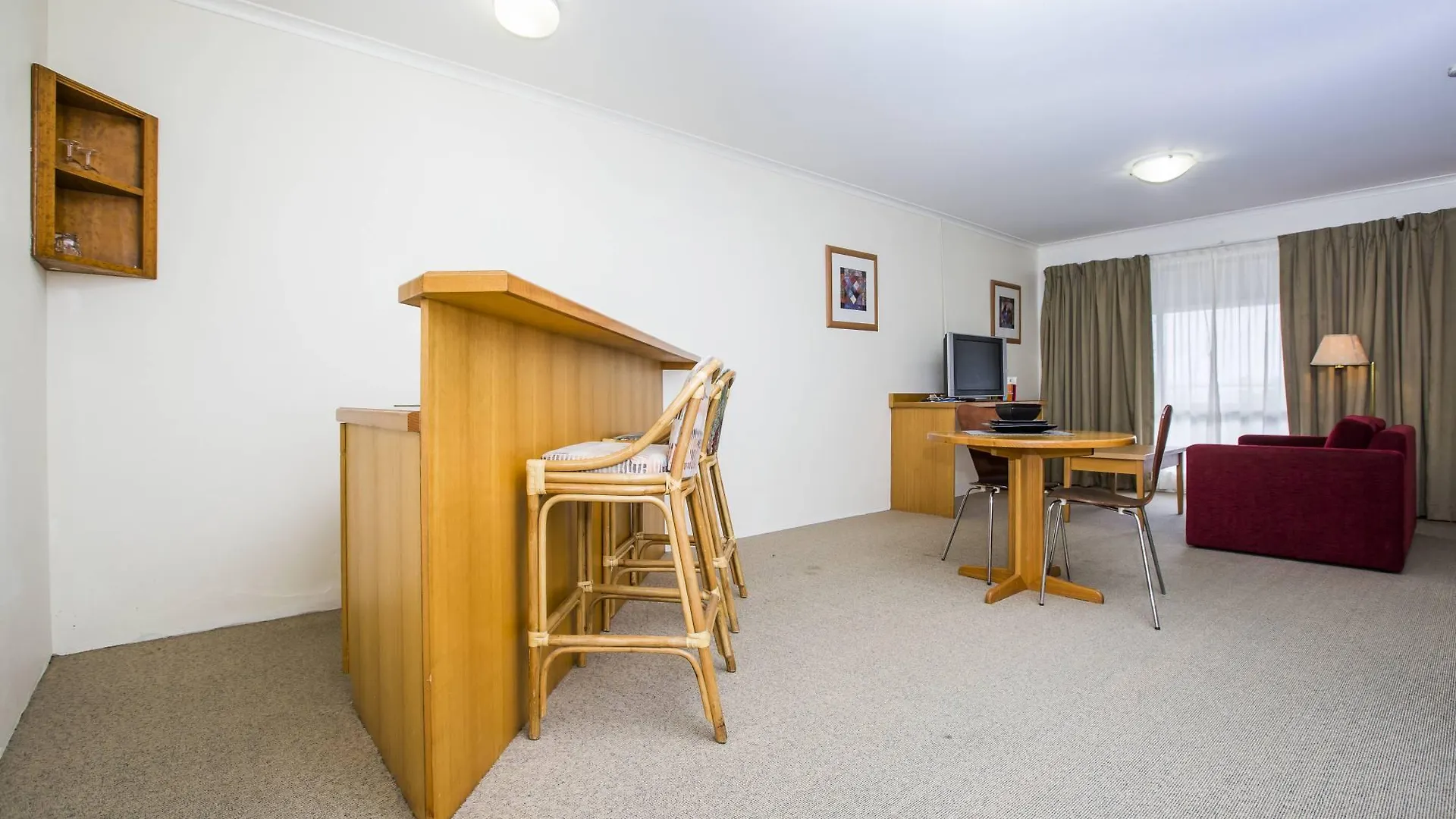 Ibis Styles Canberra Eagle Hawk