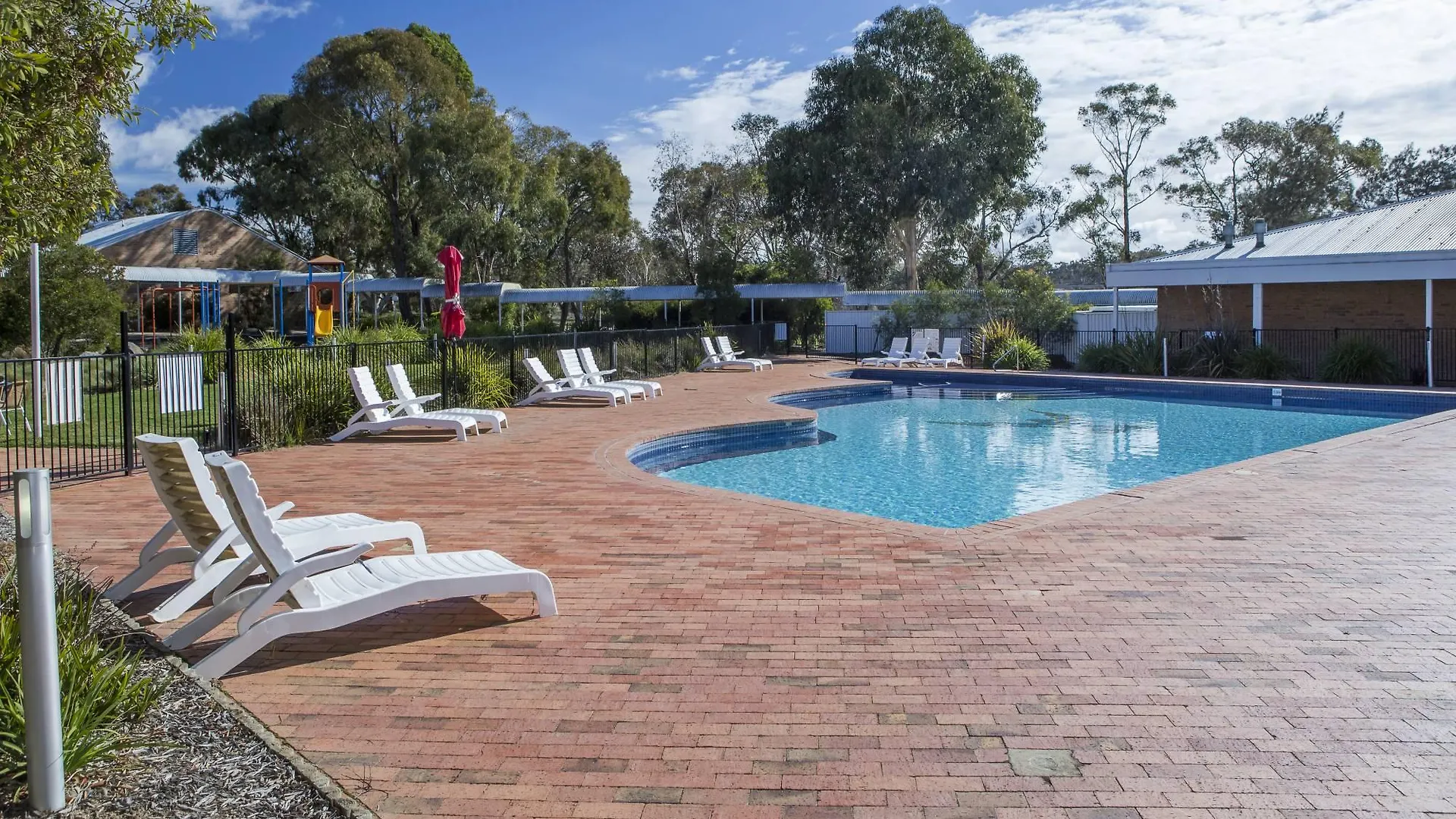 Ibis Styles Canberra Eagle Hawk Отель