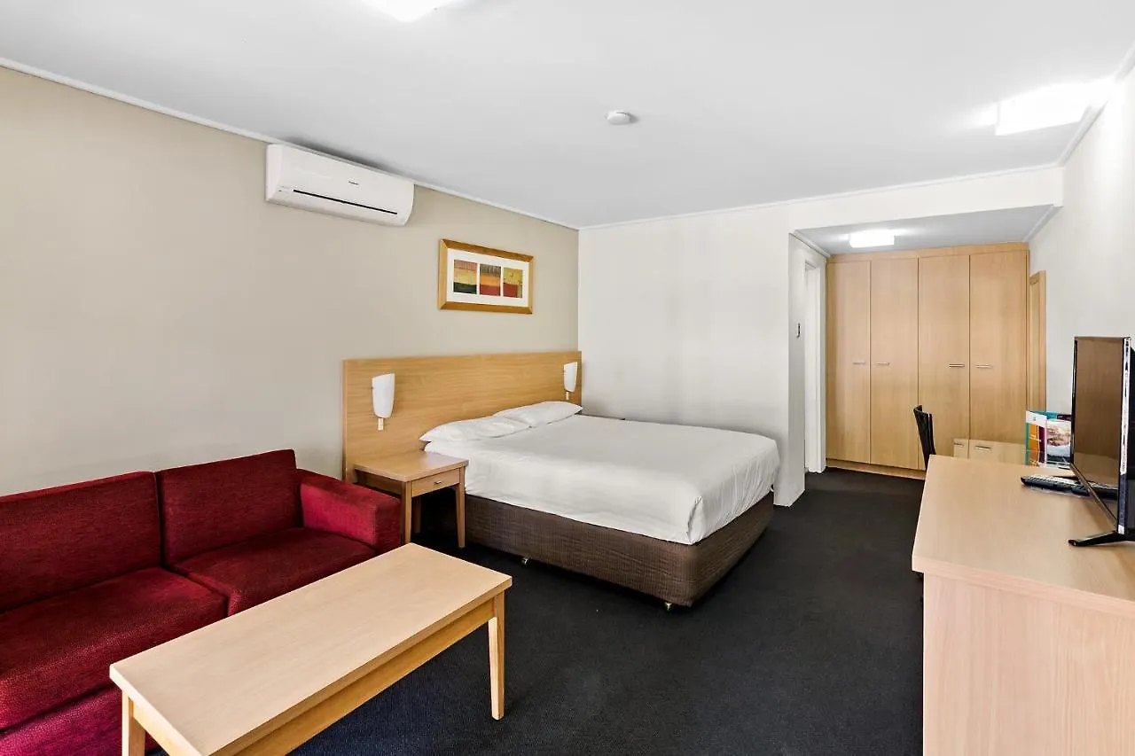 Отель Ibis Styles Canberra Eagle Hawk