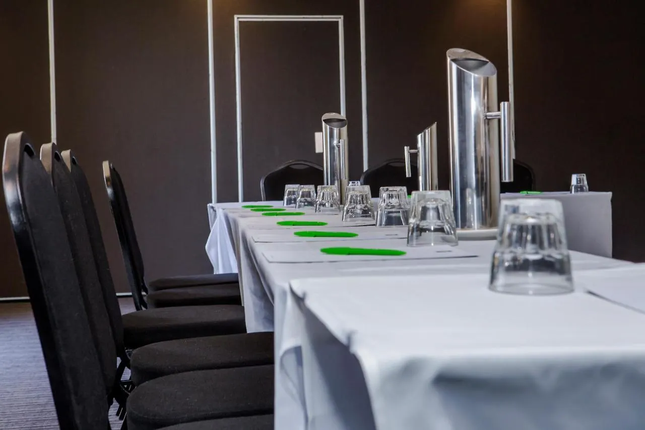 **** Отель Ibis Styles Canberra Eagle Hawk Австралия